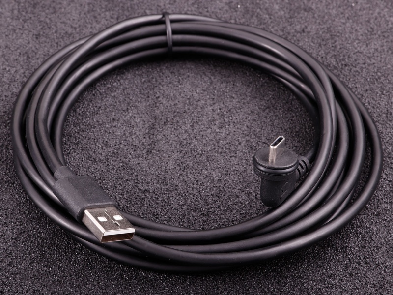 MaxxECU GEN2 kommunikationskabel (USB-C till USB-A) vinklad