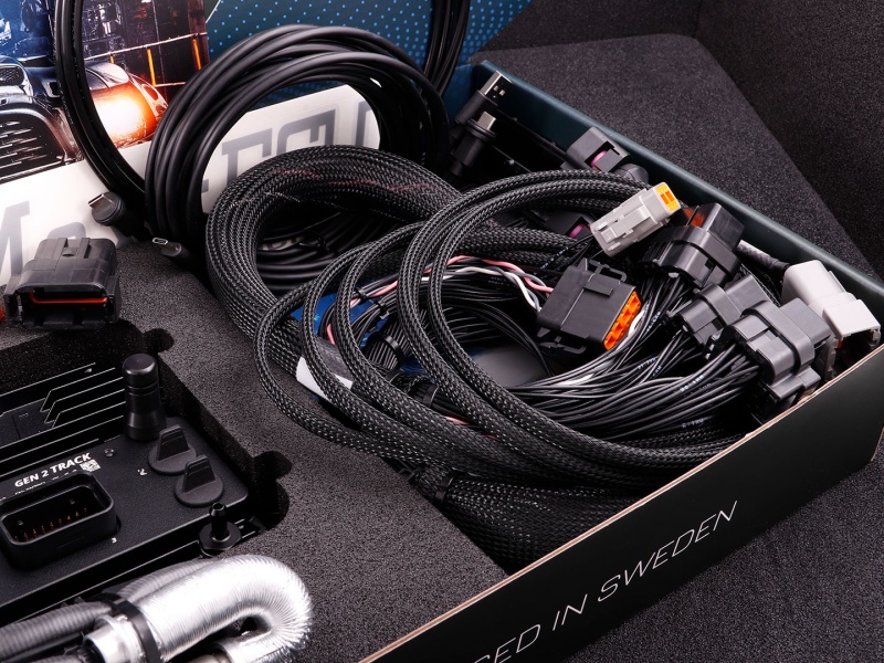 MaxxECU GEN2 TRACK Audi ME7.x (VAG) med LSU 5.2 Plugin kit