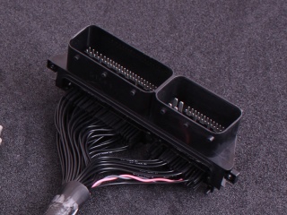 ECU kontakt 154-pin (Ford Focus RS 2010)