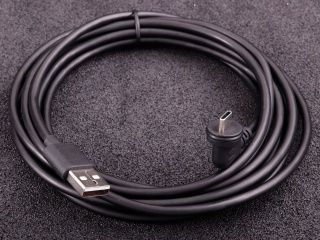 MaxxECU GEN2 kommunikationskabel (USB-C till USB-A) vinklad